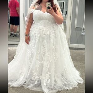 Brand New Never Worn A-Line Oleg Cassini Wedding Dress